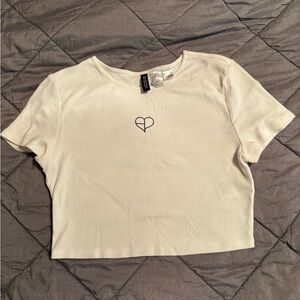 H&M Blackpink Heart Detail Crop Top